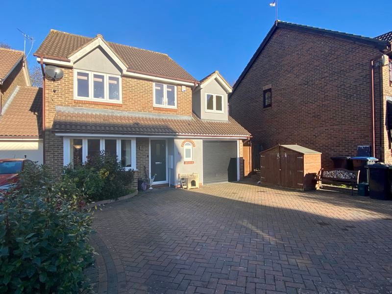 5 bed detached house for sale in Bentley Drive, Church Langley, Harlow