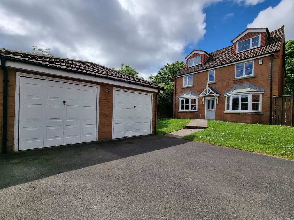 6 bed detached house for sale in Granary Court, Consett DH8, £325,000