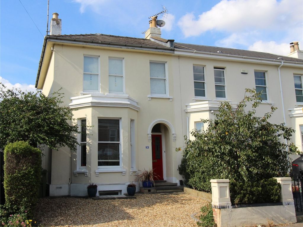 3 bed semidetached house for sale in Hales Road, Cheltenham