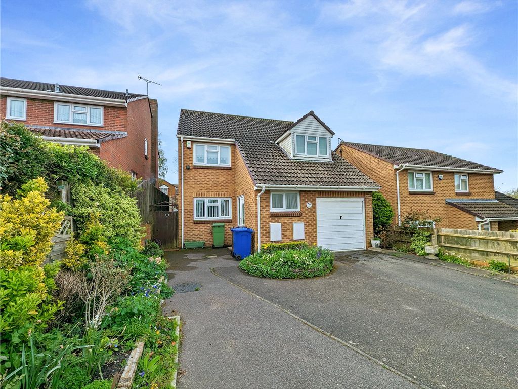 4 bed detached house for sale in Gaze Hill Avenue, Sittingbourne, Kent
