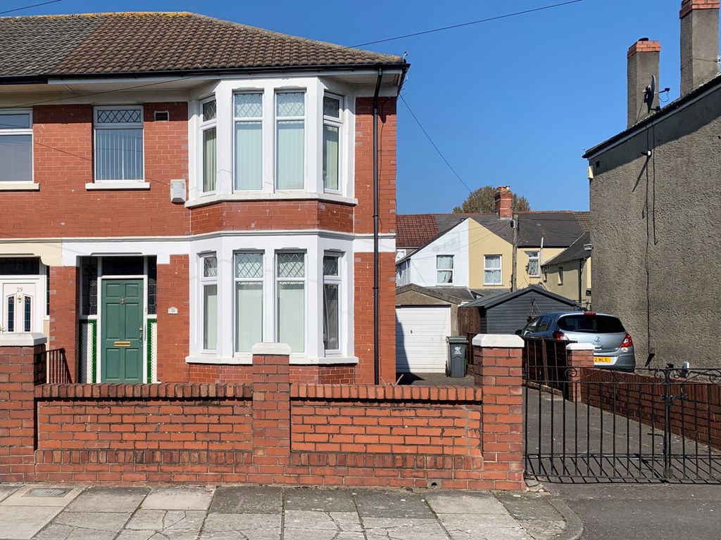 3 bed end terrace house for sale in Avondale Crescent, Cardiff CF11, £