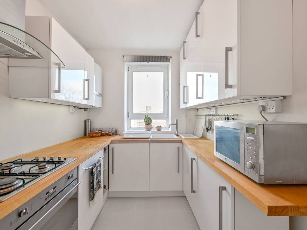 4 bed flat for sale in Prince Of Wales Road, Chalk Farm, London NW5, £