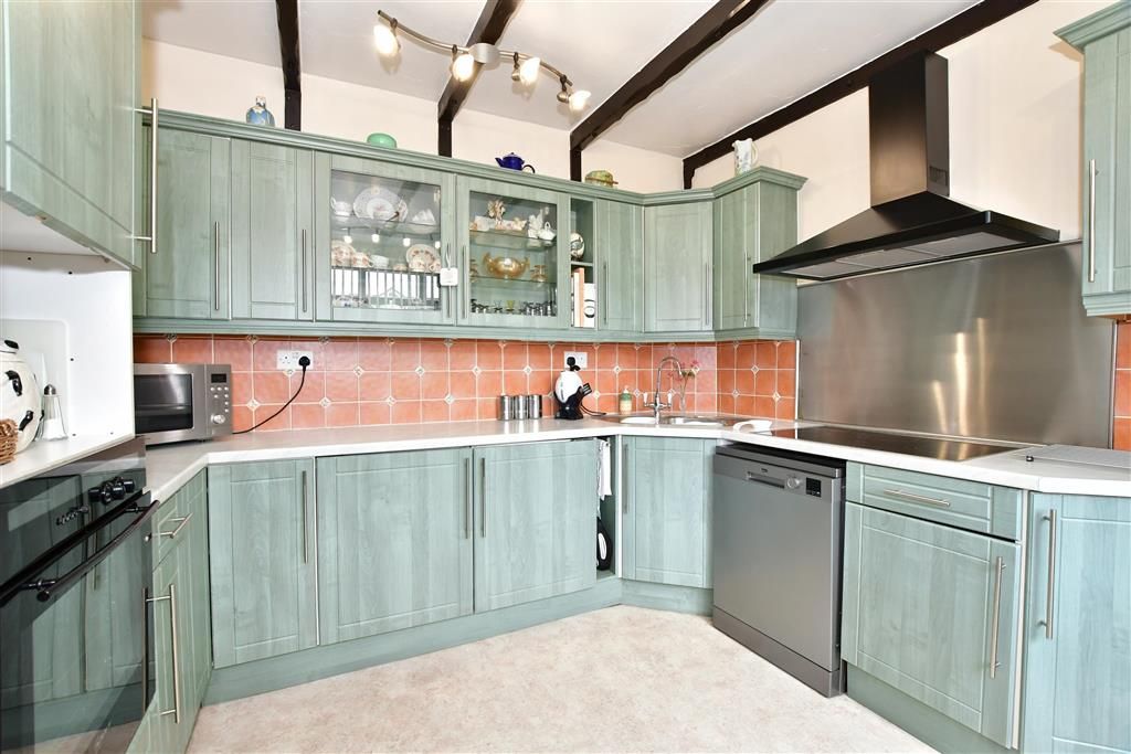 3 bed semidetached bungalow for sale in Wash Road, Basildon, Essex