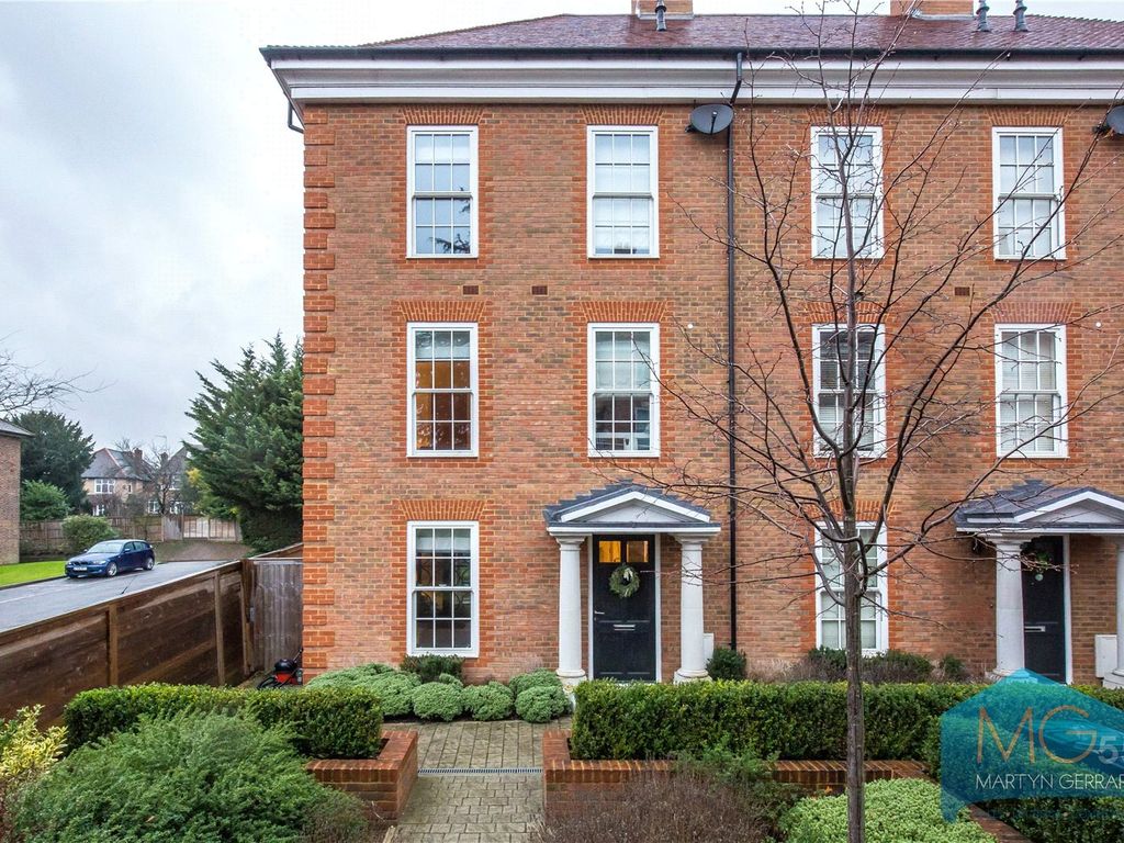 4 bed end terrace house to rent in Ashridge Close, Finchley, London N3