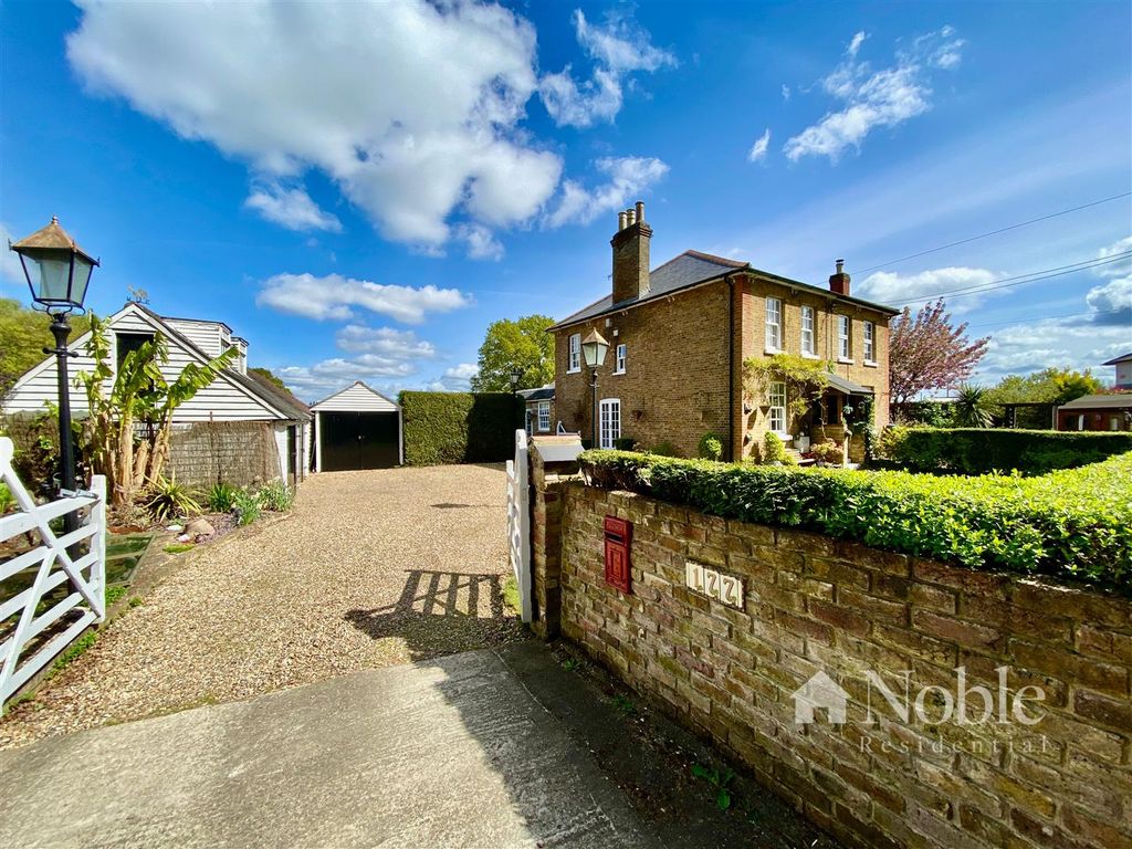 4 bed semidetached house for sale in Coxtie Green Road, Pilgrims Hatch