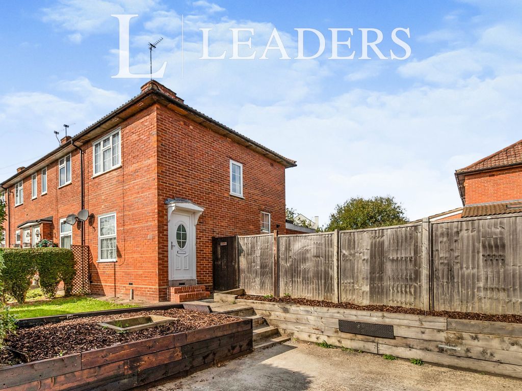 2 bed end terrace house to rent in Thornton Road, Carshalton SM5, £