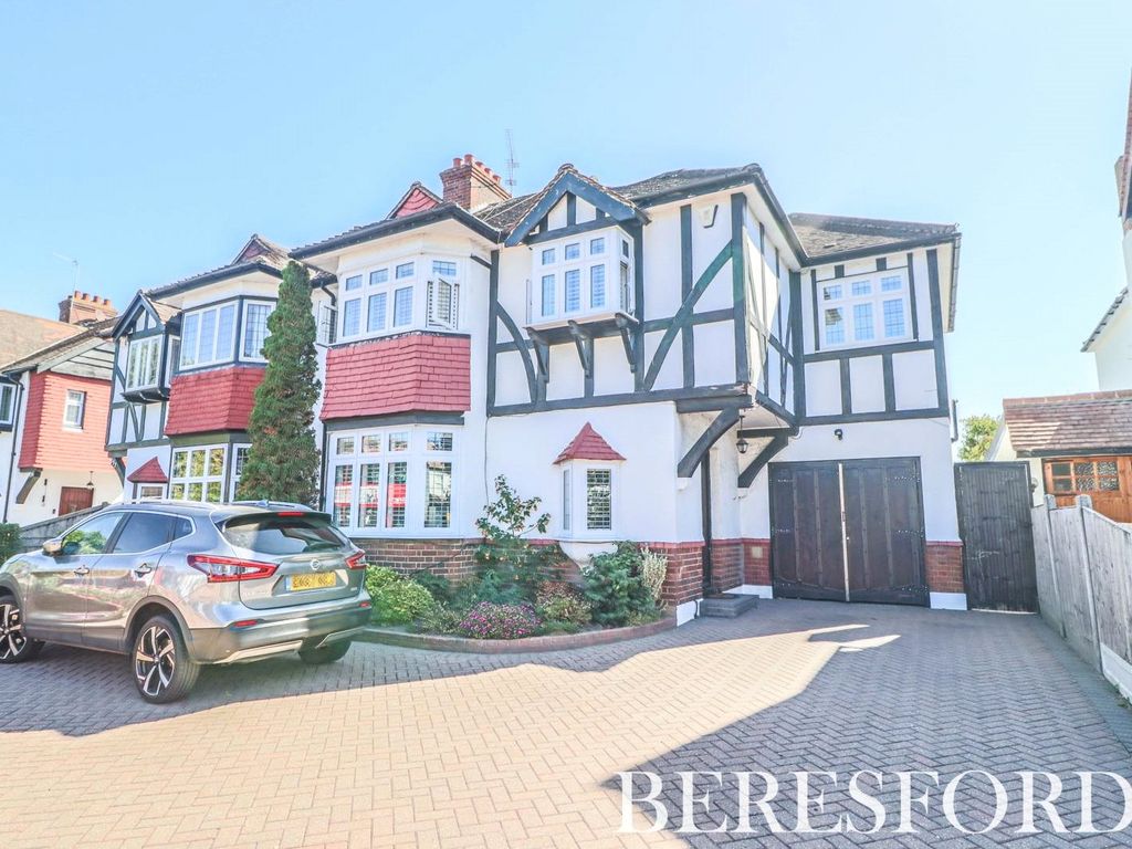4 bed semidetached house for sale in Corbets Tey Road, Upminster RM14