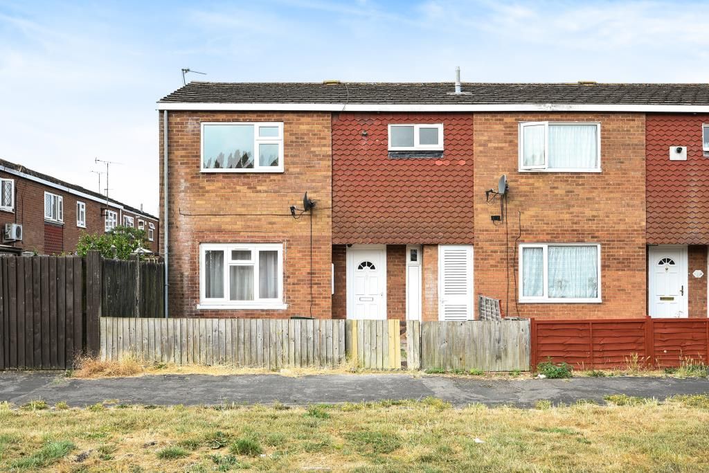 3 bed end terrace house to rent in Churchmere Walk, Aylesbury HP21 Zoopla