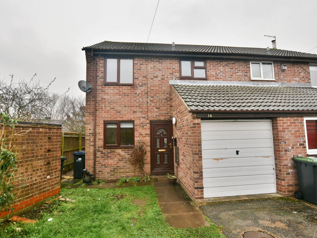 3 bed semidetached house for sale in Icknield Close, Cheveley