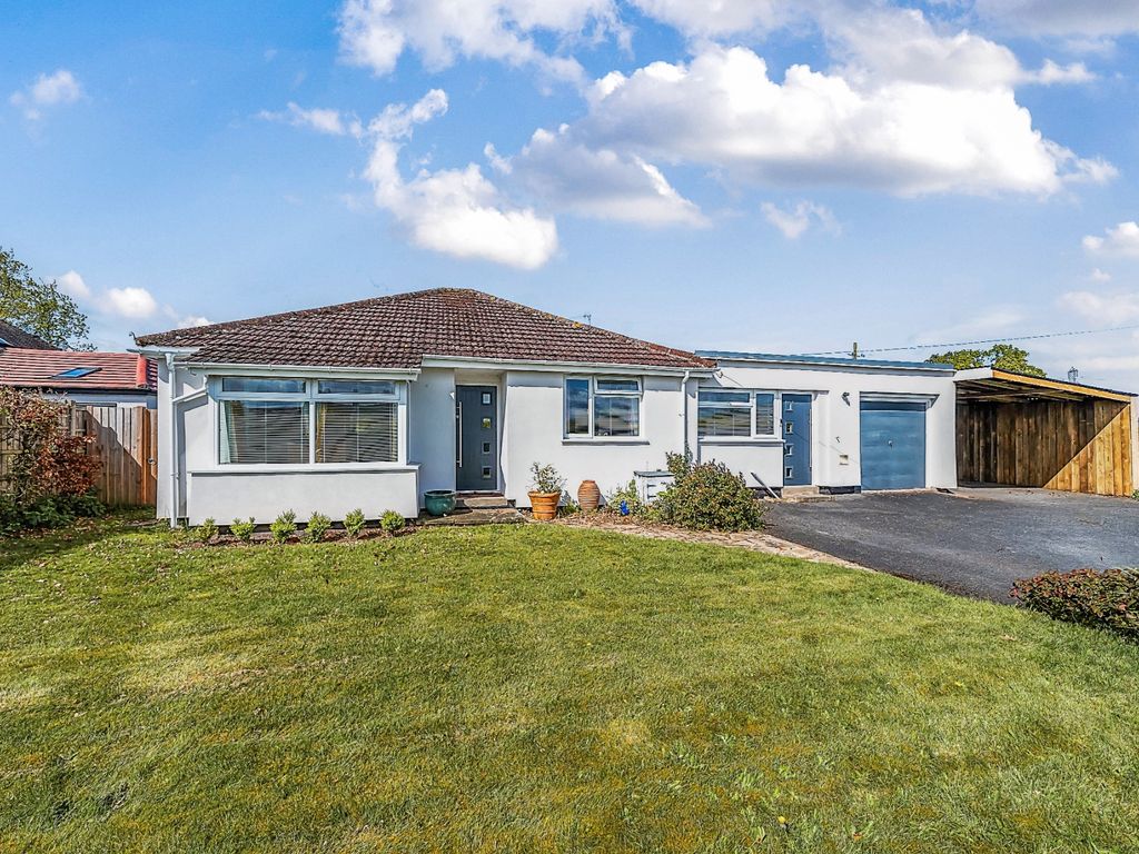 3 bed detached bungalow for sale in Upton Road, Callow End, Worcester