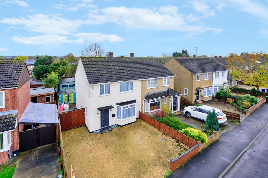 3 bed semidetached house for sale in Edinburgh Drive, Kidlington