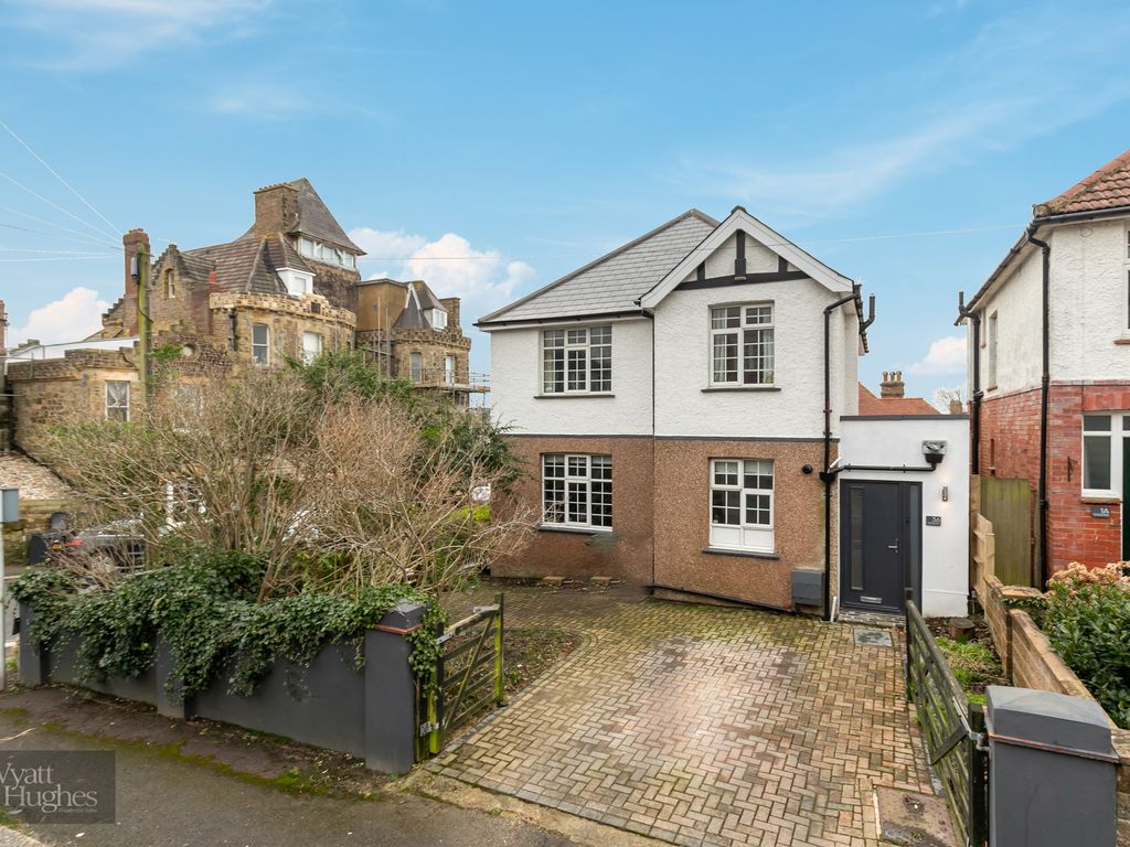 3 bed detached house to rent in Boscobel Road, St. LeonardsOnSea TN38