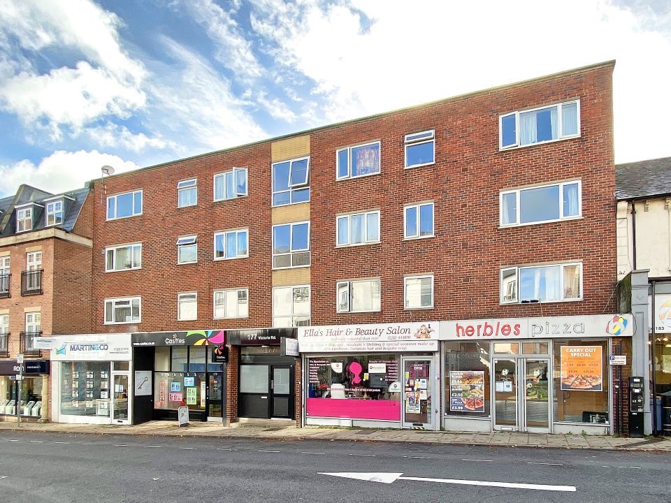 1 bed flat to rent in Victoria Road, Aldershot GU11, £950 pcm - Zoopla