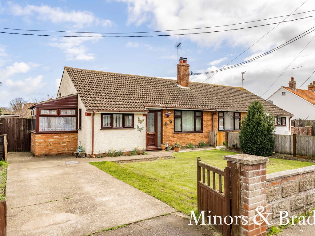 3 bed semidetached bungalow for sale in Rounces Lane, Carlton Colville