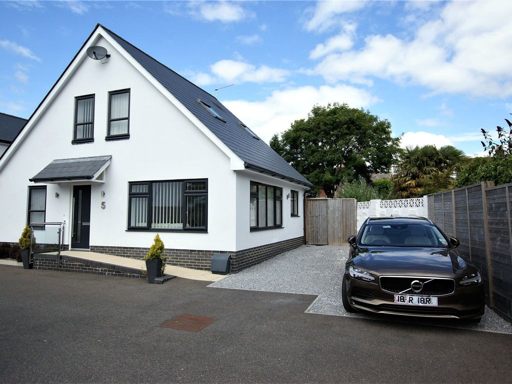 4 bed detached house for sale in Evergreen Close, Poole, Dorset BH16