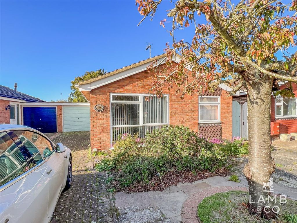 2 bed detached bungalow for sale in Elmstead Road, Wivenhoe, Colchester