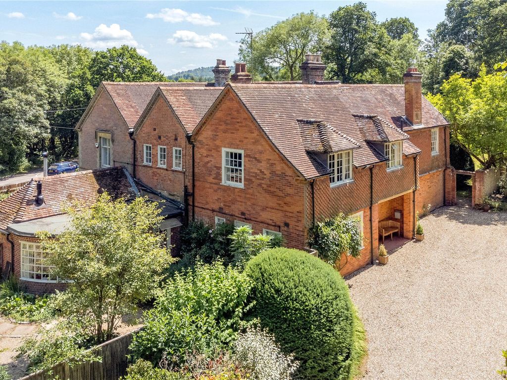 6 bed detached house for sale in Mount Road, Highclere, Newbury