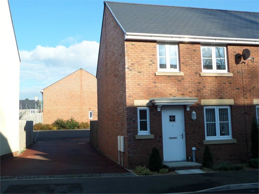 3 bed semidetached house to rent in Kilpale Close, Caerwent, Caldicot