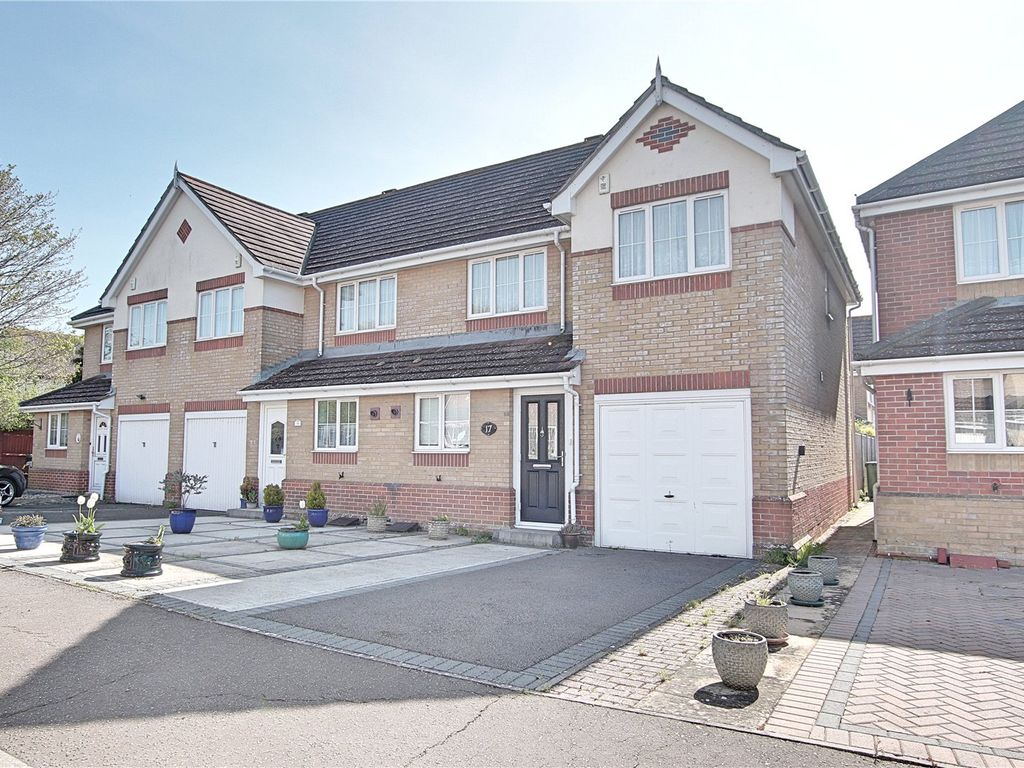3 bed end terrace house for sale in Crosshaven, Littlehampton, West