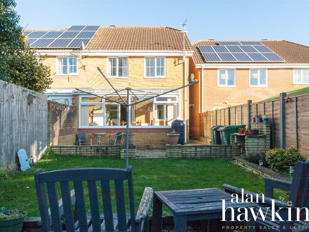 3 bed semidetached house for sale in Victoria Drive, Lyneham