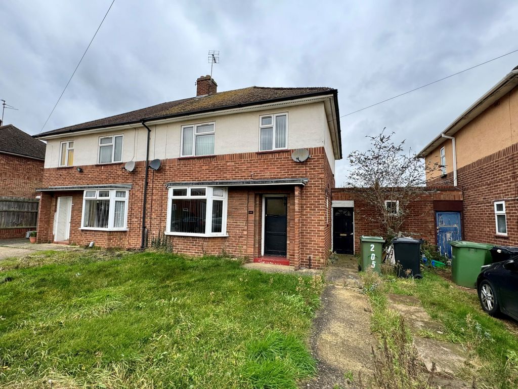 3 bed semidetached house for sale in Crown Street, Peterborough PE1, £