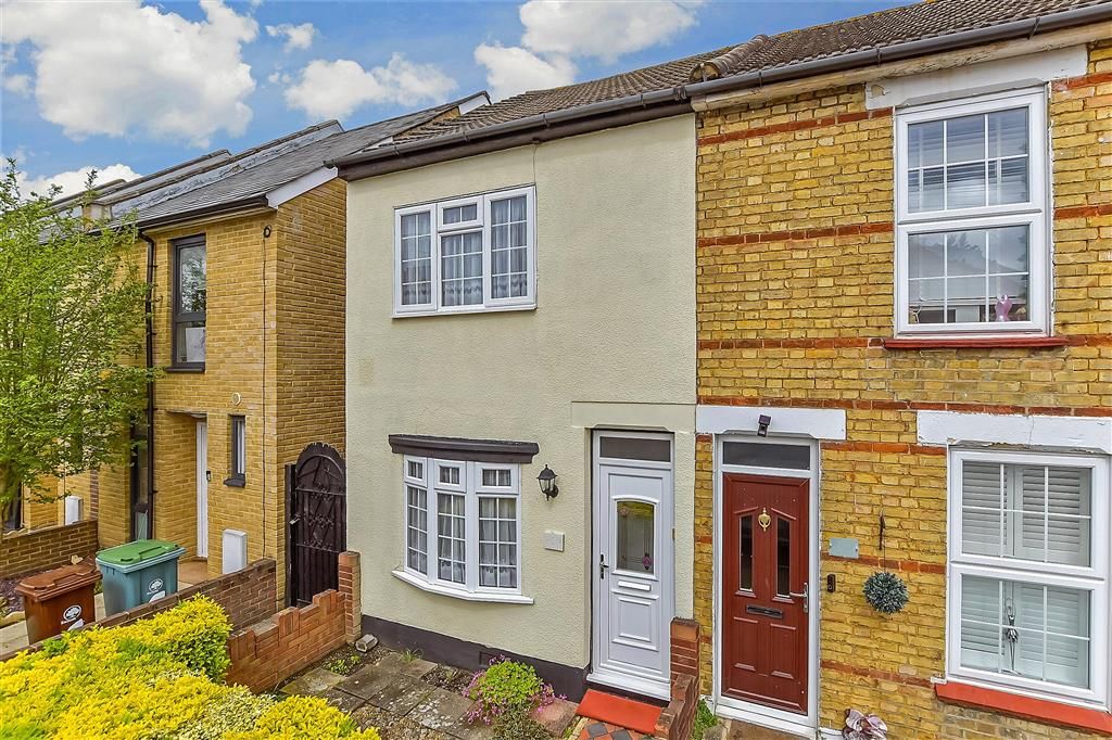 2 bed end terrace house for sale in Bridle Path, Beddington, Croydon