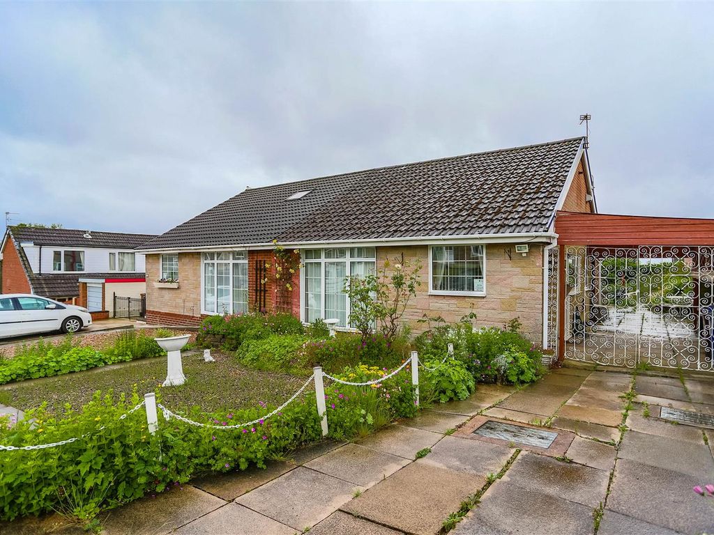 2 bed semidetached bungalow for sale in Lydgate, Briercliffe, Burnley