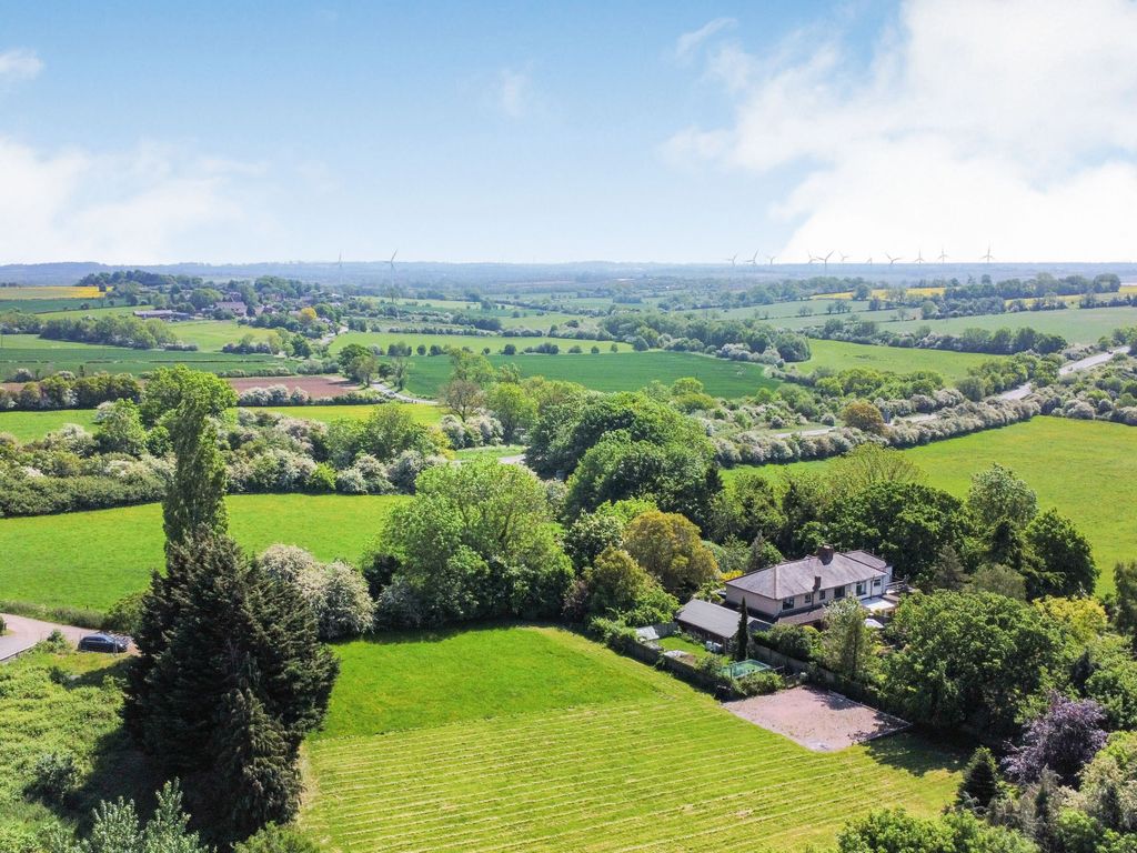 6 bed semidetached house for sale in Watling Crescent, Clifton Upon