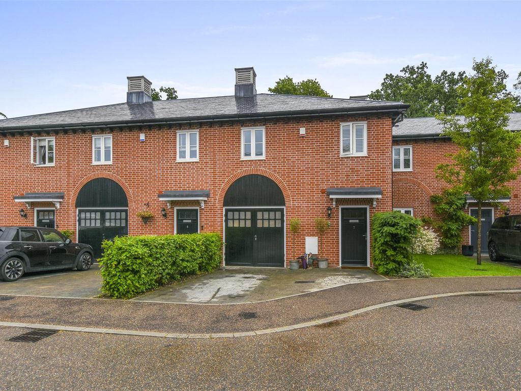 3 bed end terrace house for sale in Willis Grove, Balls Park, Hertford