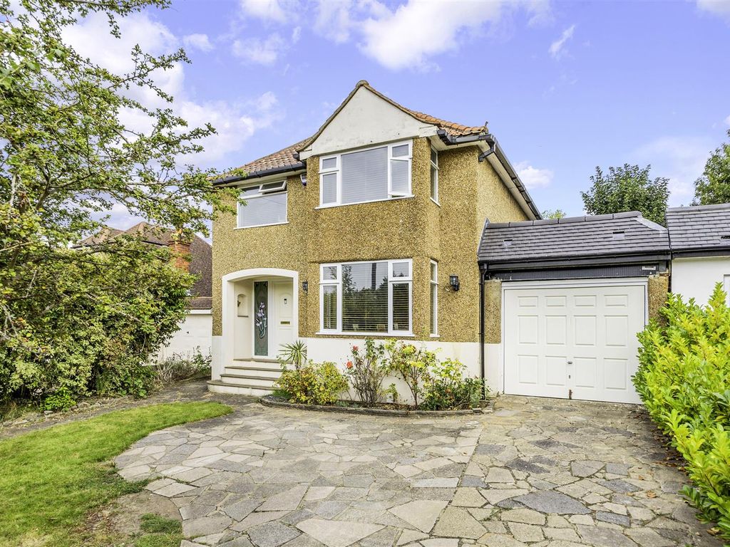 4 bed detached house for sale in Warren Road, Banstead SM7, £925,000