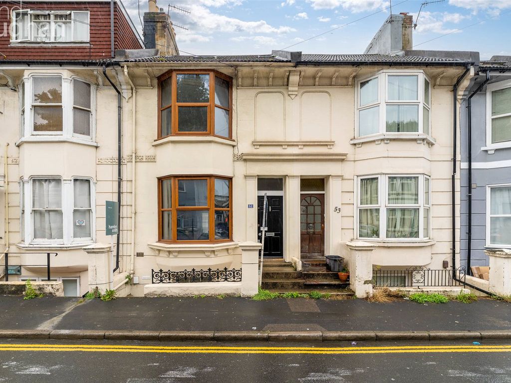 3 bed terraced house to rent in Argyle Road, Brighton, East Sussex BN1
