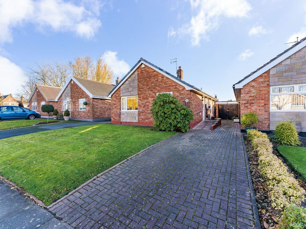 2 bed bungalow for sale in Grosvenor Road, Widnes WA8, £265,000 Zoopla