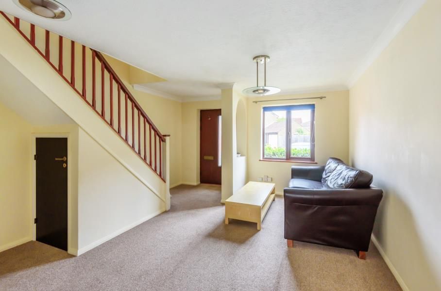 2 bed terraced house to rent in Hanson Close, Burpham, Guildford GU4, £