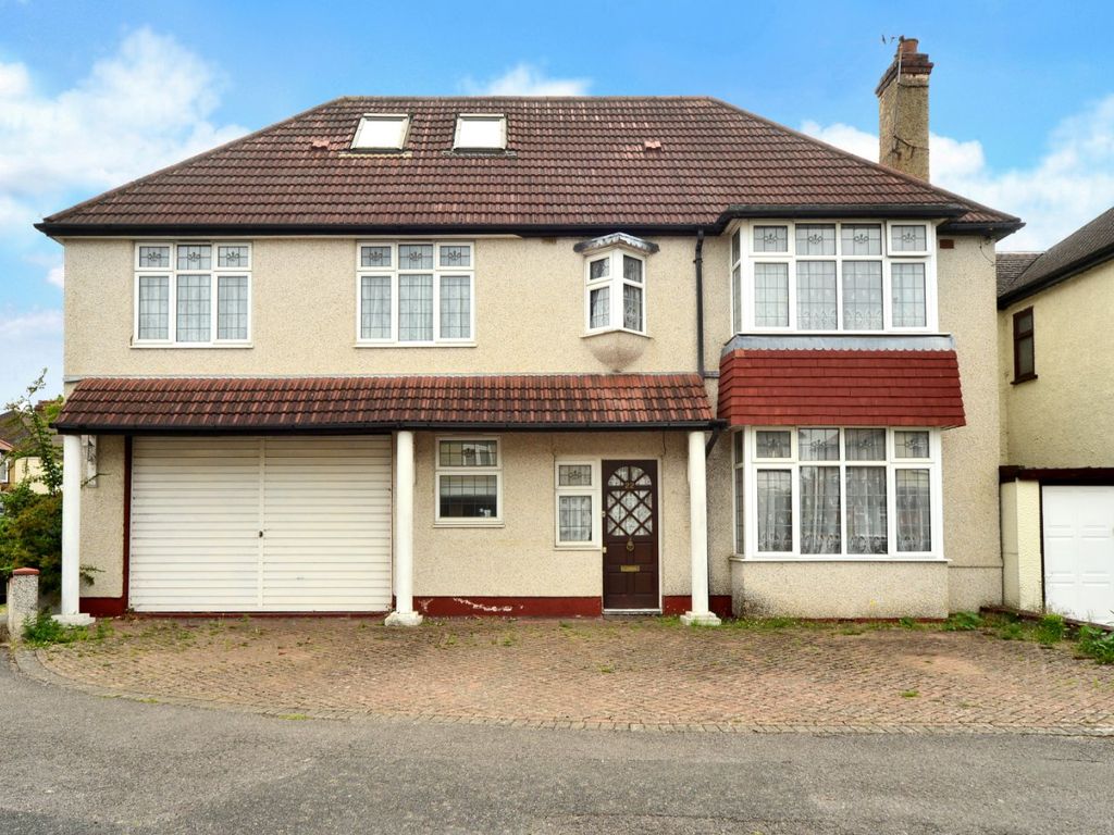 5 bed detached house for sale in Farm Way, Worcester Park KT4 Zoopla