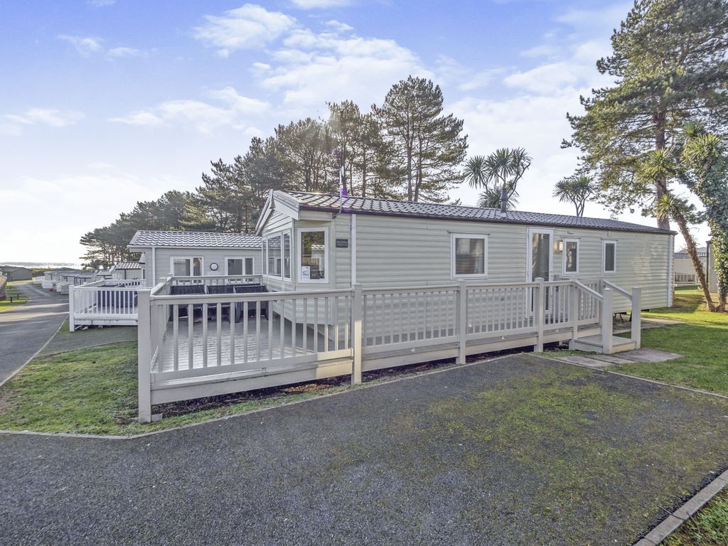 2 bed lodge for sale in Gillard Road, Brixham TQ5, £33,500 Zoopla