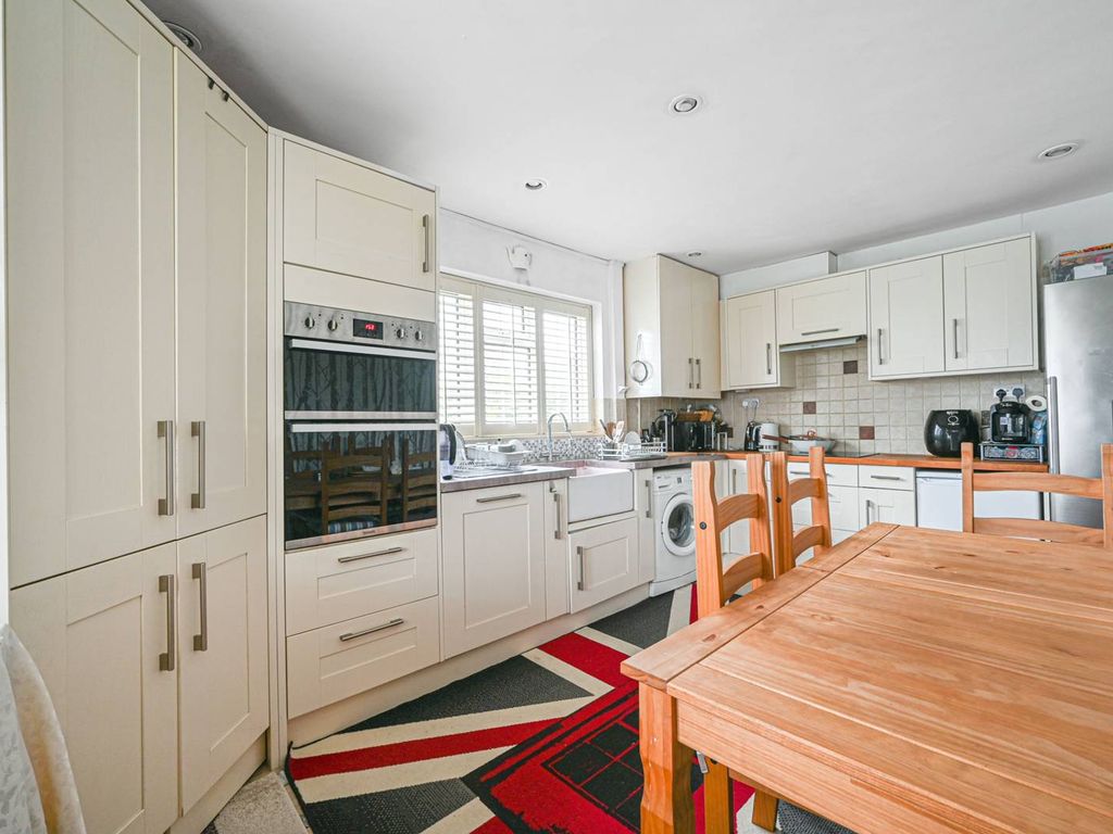 4 bed end terrace house for sale in Crescent Way, North Finchley, London N12, £700,000 Zoopla