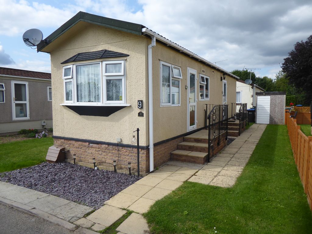 Eastern Avenue, Penton Park, Chertsey, Surrey KT16  