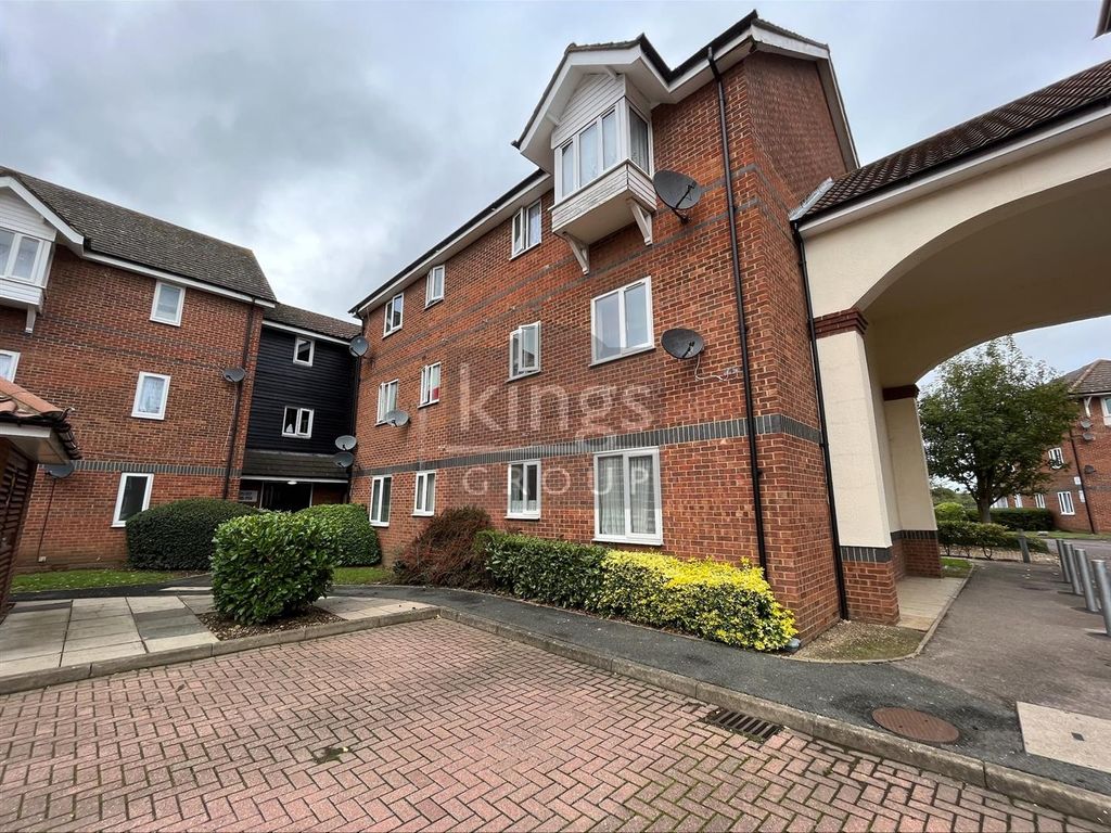 1 bed flat for sale in Mandeville Court, London E4, £235,000 Zoopla