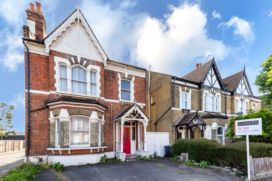 5 bed detached house for sale in The Crescent, Croydon CR0, £650,000