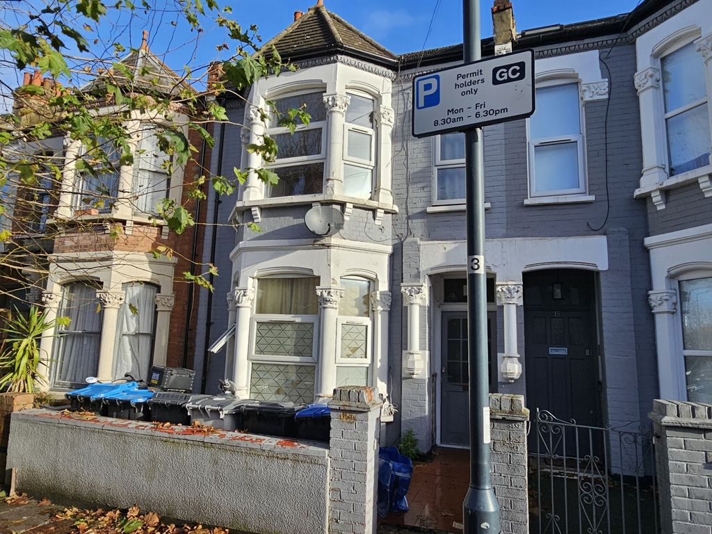 6 bed terraced house for sale in Churchill Road, Willesden NW2, £740,000 Zoopla