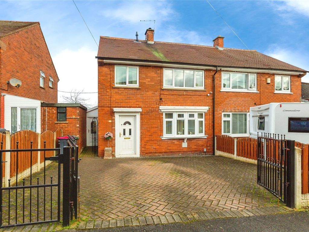 3 bed semidetached house for sale in Stubbs Crescent, Rotherham, South