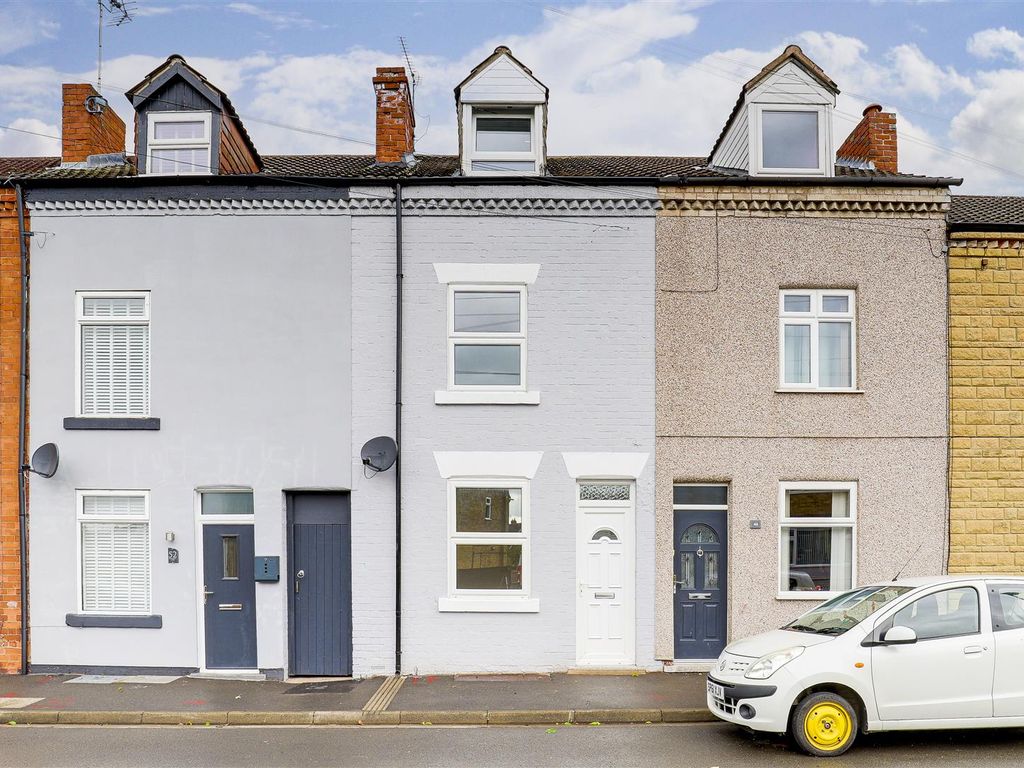 4 bed terraced house for sale in Occupation Road, Hucknall