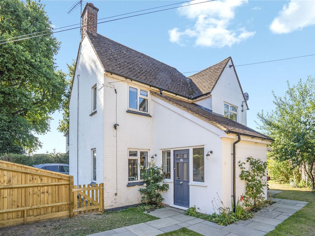 3 bed semidetached house for sale in Hearnes Meadow, Seer Green