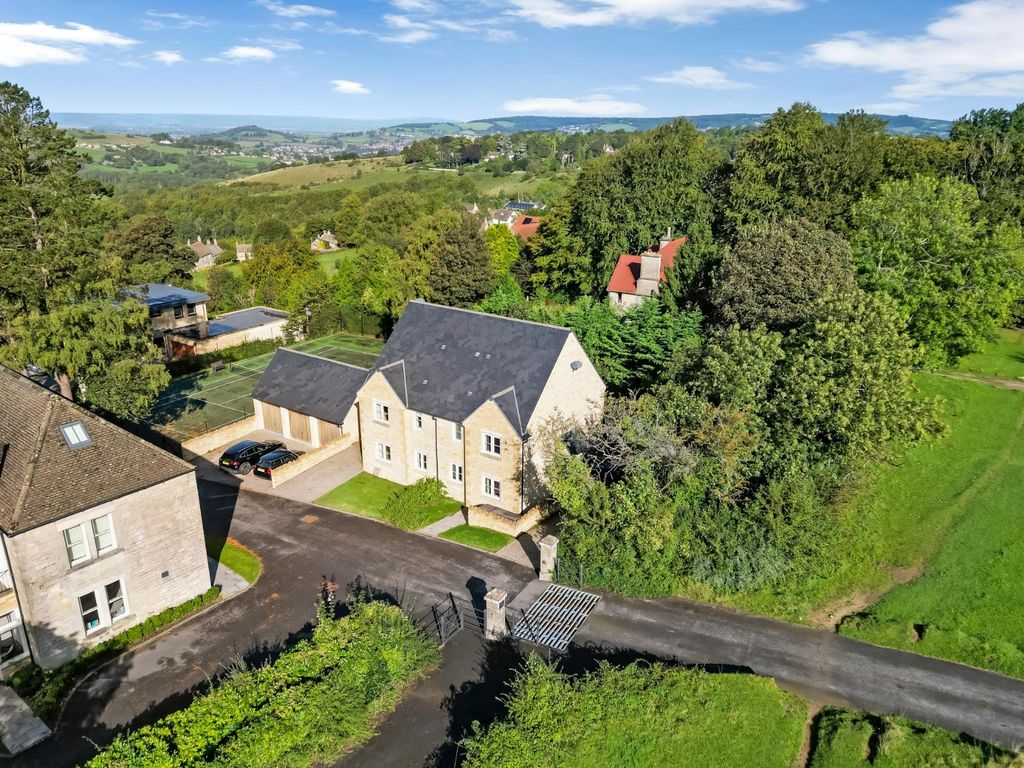 3 bed semidetached house for sale in Amberley Ridge, Stroud, Glos GL5