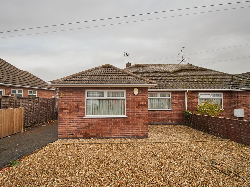 3 bed semidetached bungalow for sale in Elmdale Road, Earl Shilton