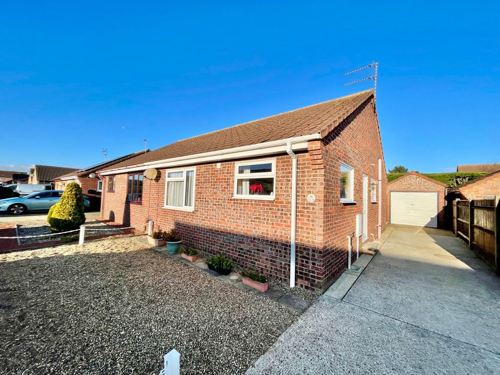 2 bed semidetached bungalow for sale in Covent Garden Road, CaisterOn