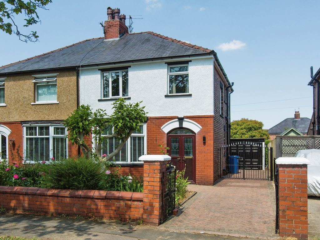 3 bed semidetached house to rent in Balcarres Road, Leyland