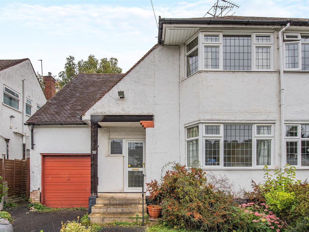 3 bed semidetached house for sale in Whitelands Avenue, Chorleywood