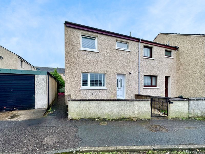 3 bed terraced house for sale in Threewells Drive, Forfar DD8, £115,000 Zoopla