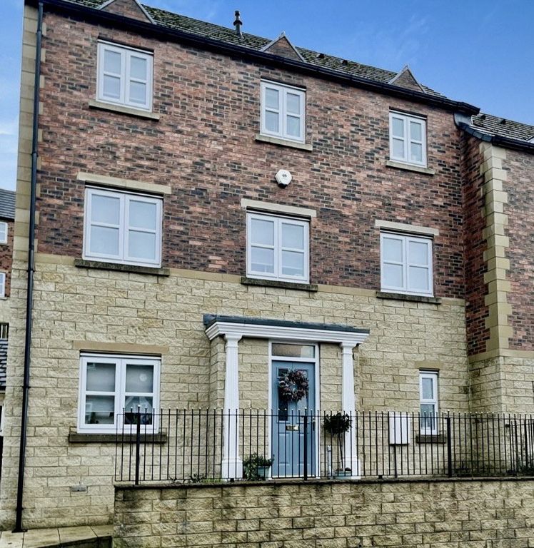 4 bed semidetached house for sale in Queens Gate, Consett, Durham DH8